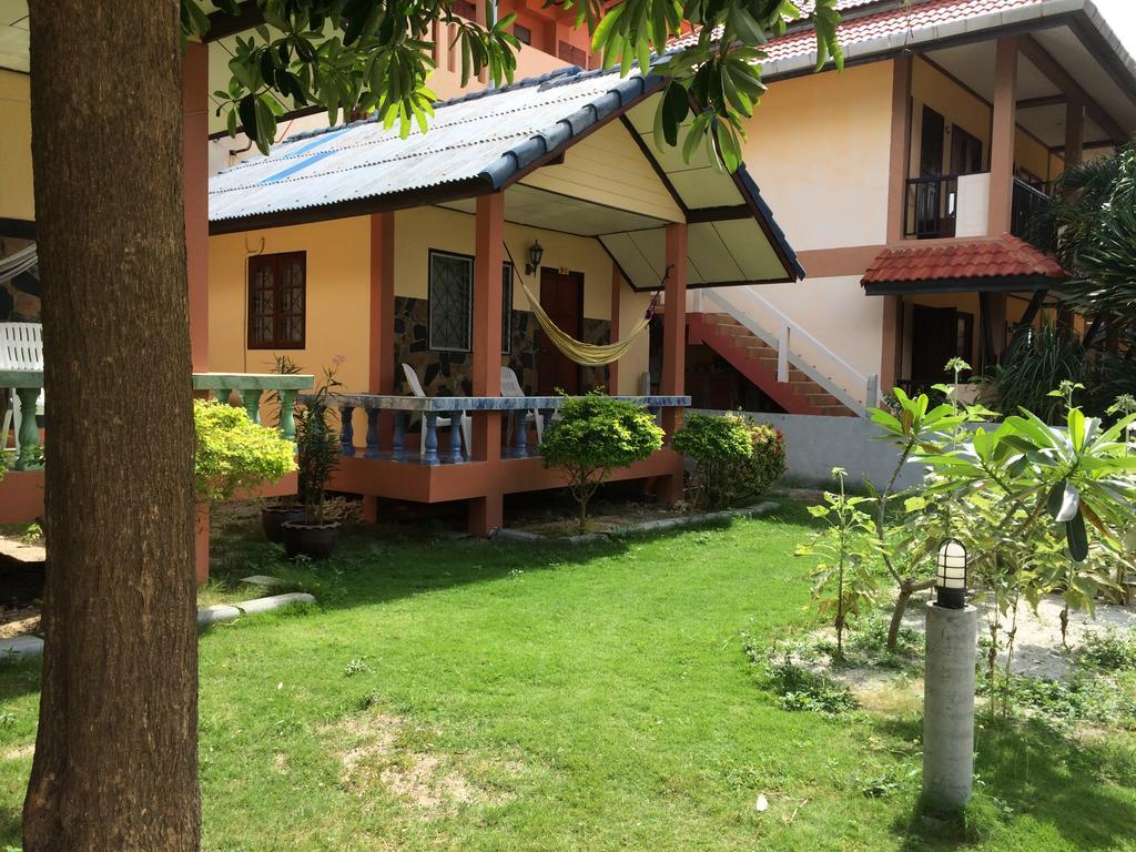Suksabai Resort Haad Rin Extérieur photo